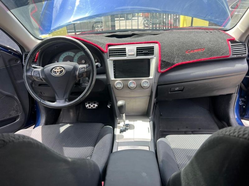 Thumbnail 9 of 2011 Toyota Camry SE